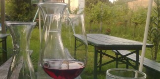 In der Stammersdorfer Kellergasse gibt es den Heurigenkalender 2013