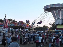 140.Jedleseer Großkirtag. Riesenschaumrollen und Autodrom.