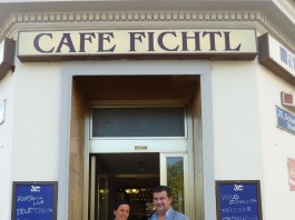 Auf eine Melange ins Cafe Fichtl…