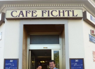 Auf eine Melange ins Cafe Fichtl…