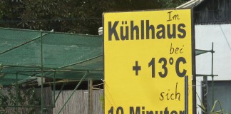Sich selbst im Blumen-Kühlhaus kühlen wo keine Nelken welken Im Kühlhaus bei + 13 Grad C sich 10 Minuten abkühlen um € 2,00.